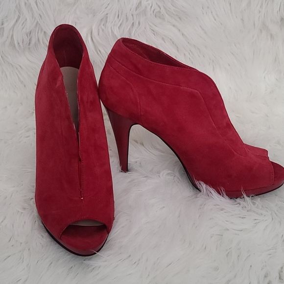 Red booties - Picture 2 of 3